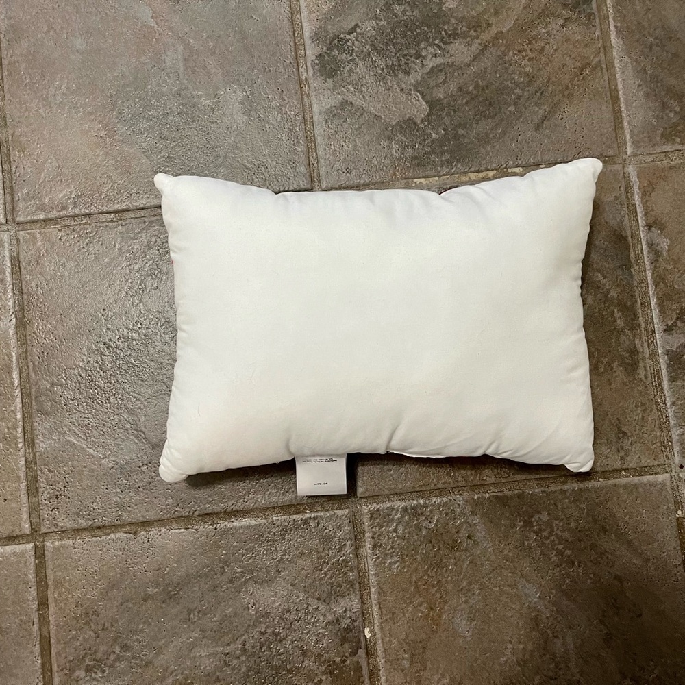 Pillow - Picture 3 of 4